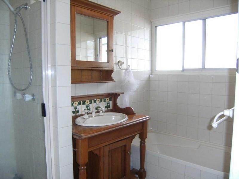 16 Jippi Avenue, Southport QLD 4215