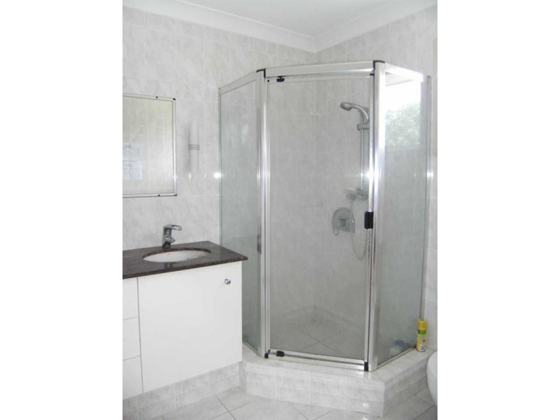 16 Jippi Avenue, Southport QLD 4215