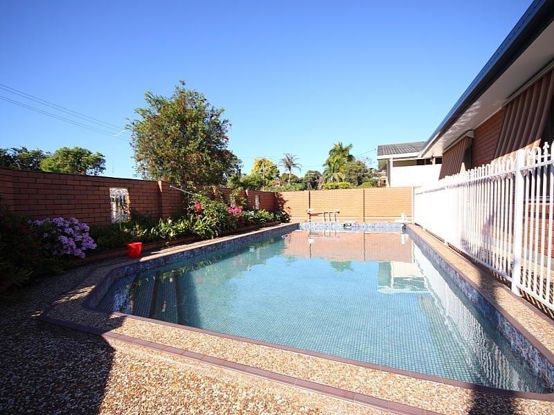 16 Jippi Avenue, Southport QLD 4215