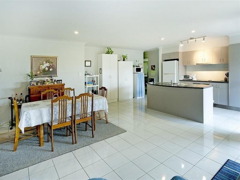 2/3 Whitely Court, Maudsland QLD 4210