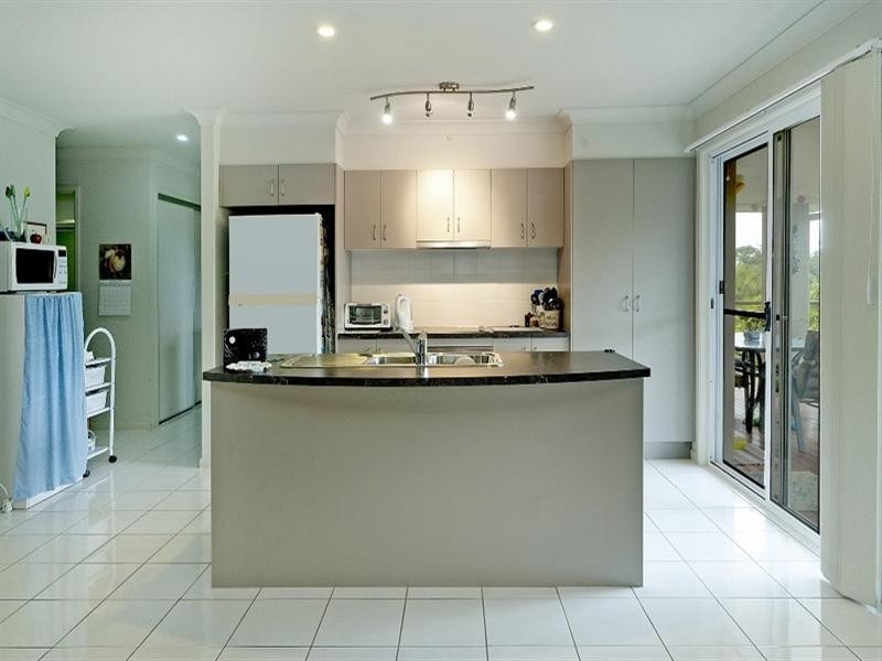 2/3 Whitely Court, Maudsland QLD 4210