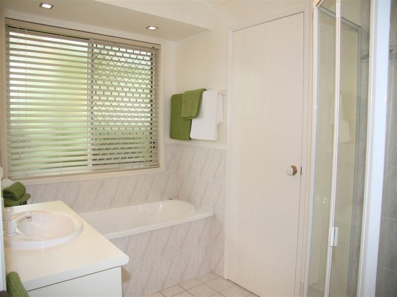 6 Lakewood Court, Parkwood QLD 4214