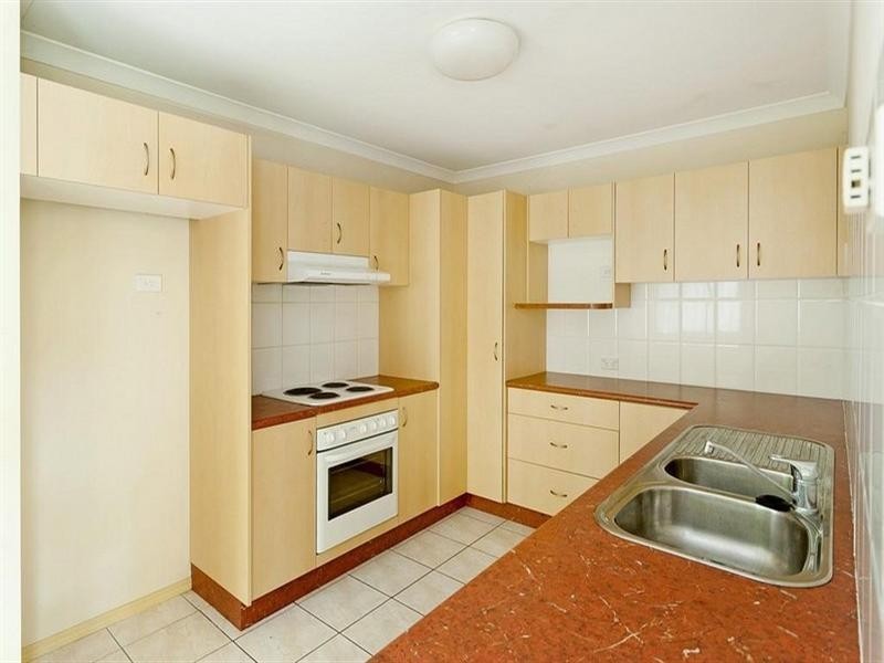 6 River Meadows Drive, Helensvale QLD 4212