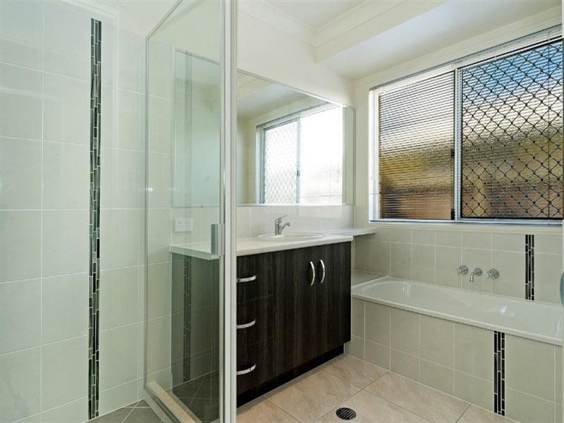 7 Sulzberger Court, Flinders View QLD 4305