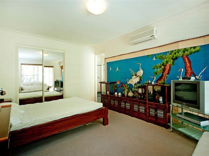 12 Motu Close, Pacific Pines QLD 4211