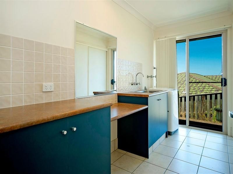 12 Motu Close, Pacific Pines QLD 4211