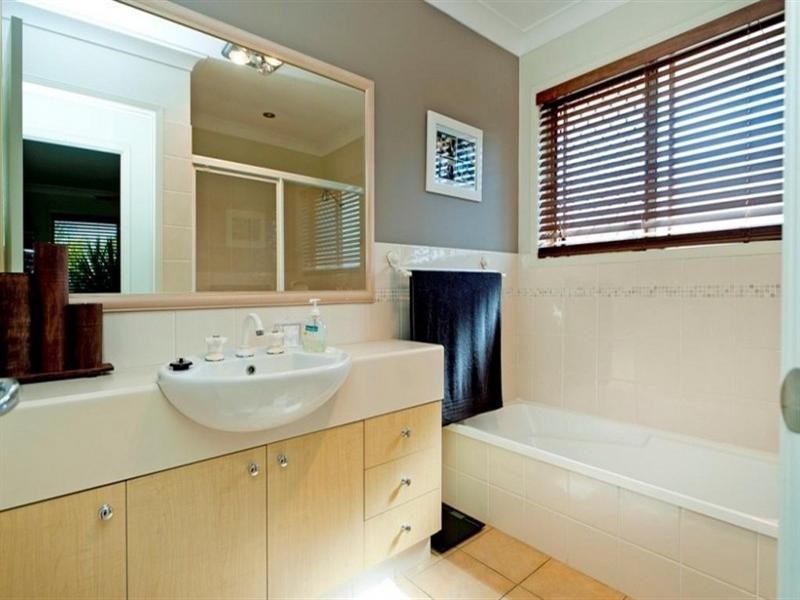 15 Riverbrooke Drive, Upper Coomera QLD 4209