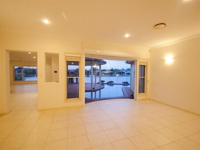 22 Parkwater Terrace, Helensvale QLD 4212