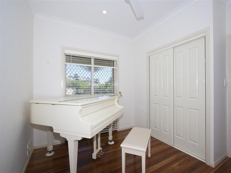 22 Parkwater Terrace, Helensvale QLD 4212