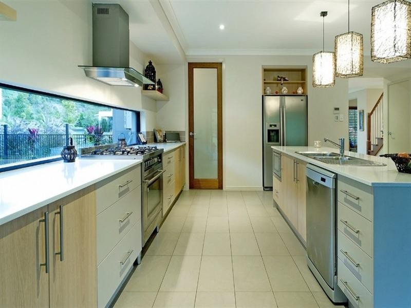 11 Meadow Court, Maudsland QLD 4210