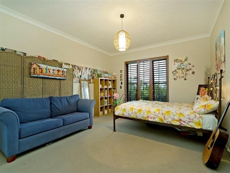 11 Meadow Court, Maudsland QLD 4210