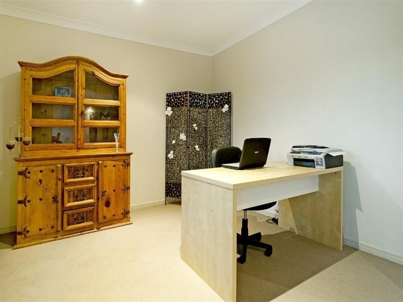 11 Meadow Court, Maudsland QLD 4210