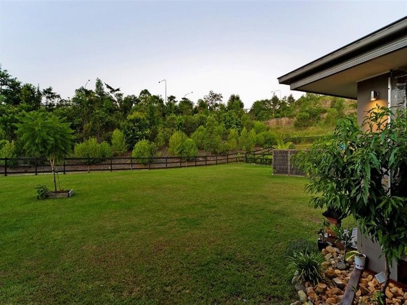 11 Meadow Court, Maudsland QLD 4210