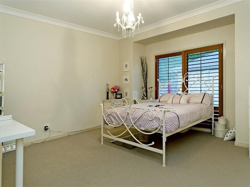 11 Meadow Court, Maudsland QLD 4210