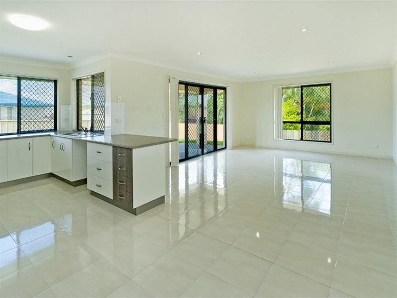 9 Sulzberger Court, Flinders View QLD 4305