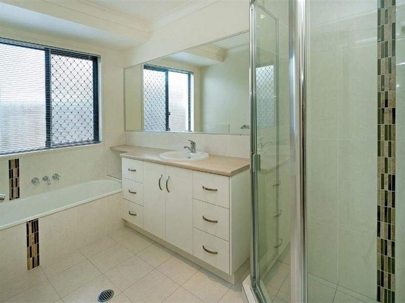 9 Sulzberger Court, Flinders View QLD 4305