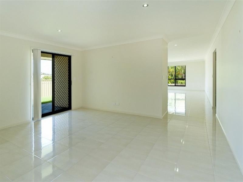 9 Sulzberger Court, Flinders View QLD 4305