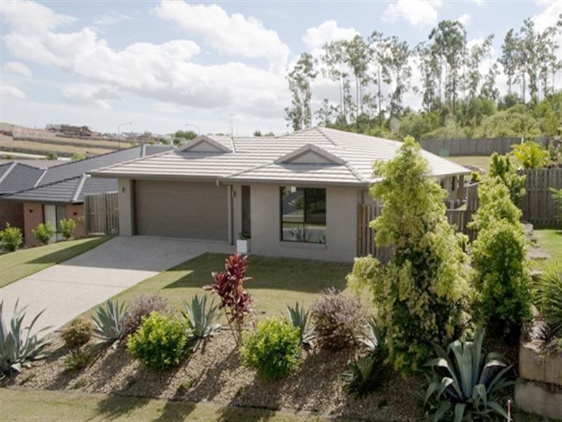 6 Bimberi Row, Pacific Pines QLD 4211