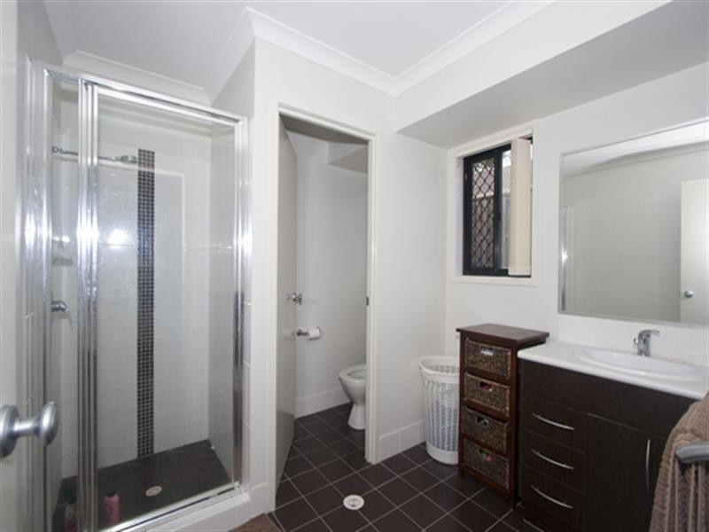 6 Bimberi Row, Pacific Pines QLD 4211