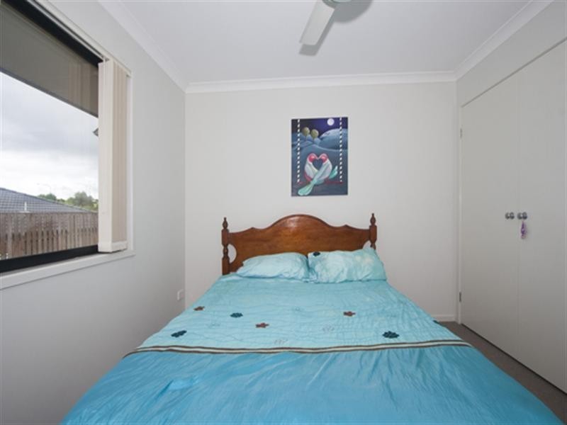 6 Bimberi Row, Pacific Pines QLD 4211