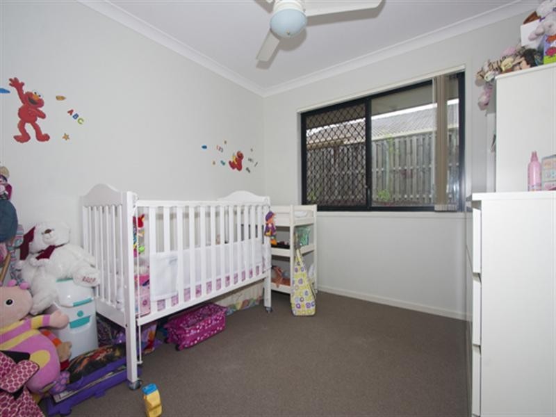 6 Bimberi Row, Pacific Pines QLD 4211