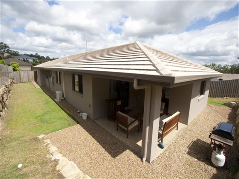 6 Bimberi Row, Pacific Pines QLD 4211