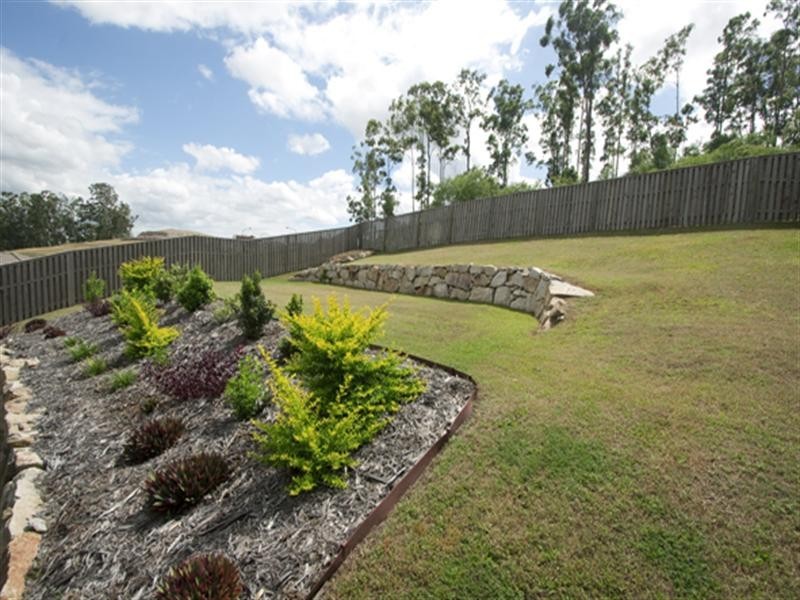 6 Bimberi Row, Pacific Pines QLD 4211