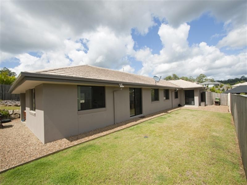 6 Bimberi Row, Pacific Pines QLD 4211