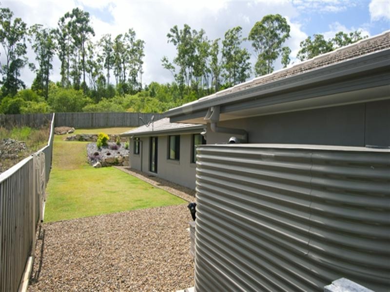 6 Bimberi Row, Pacific Pines QLD 4211