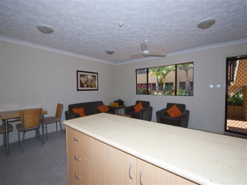 13/8 Tonga Place, Parkwood QLD 4214