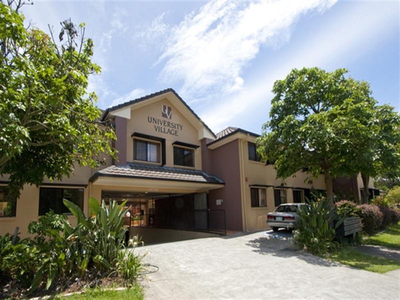 13/8 Tonga Place, Parkwood QLD 4214