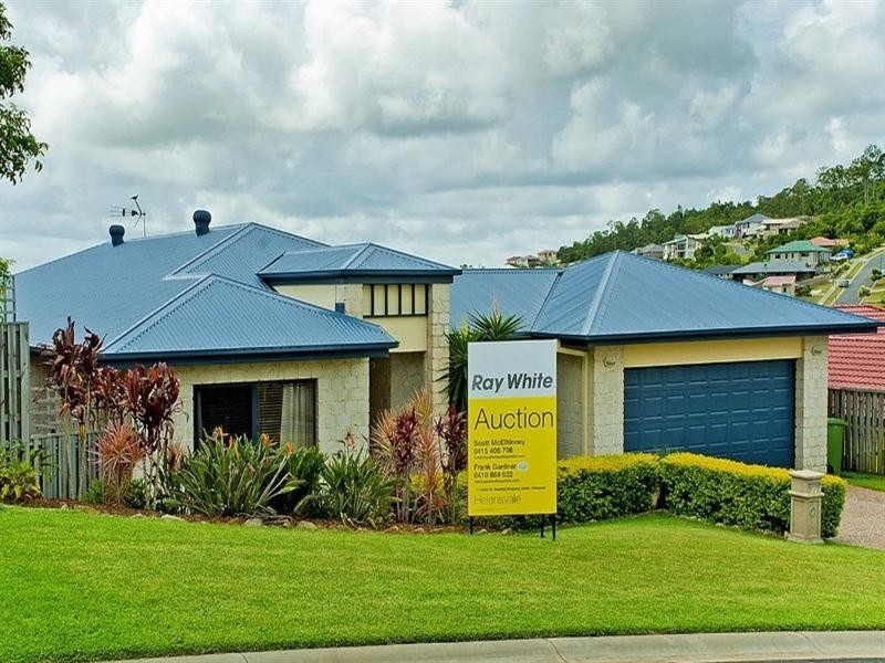 4 Coonowrin Street, Pacific Pines QLD 4211