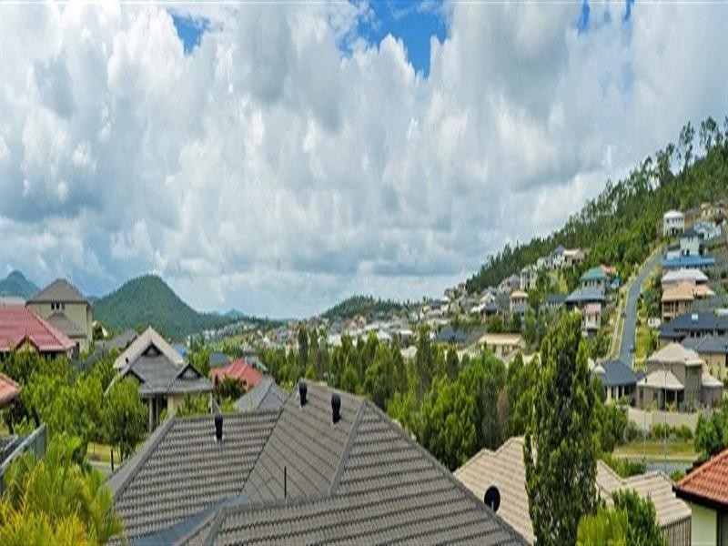 4 Coonowrin Street, Pacific Pines QLD 4211