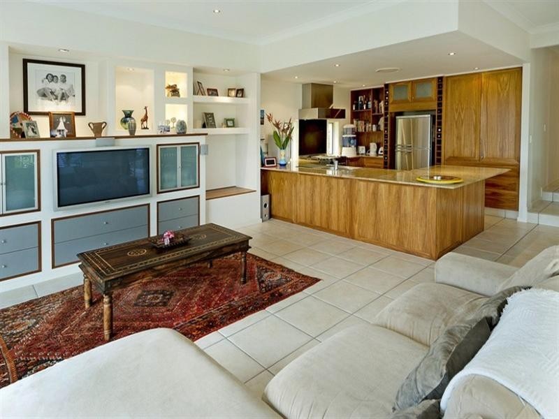 9 Mercure Place, Highland Park QLD 4211