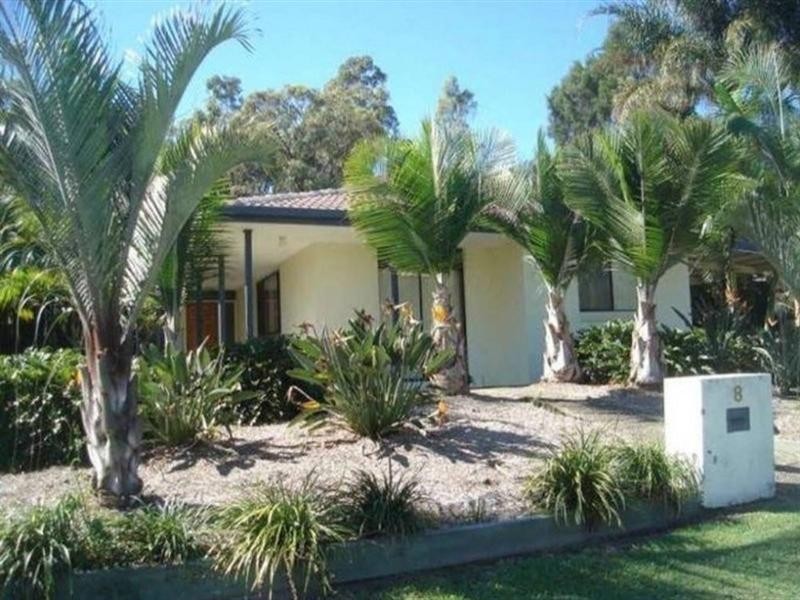 8 Wilmot Place, Helensvale QLD 4212