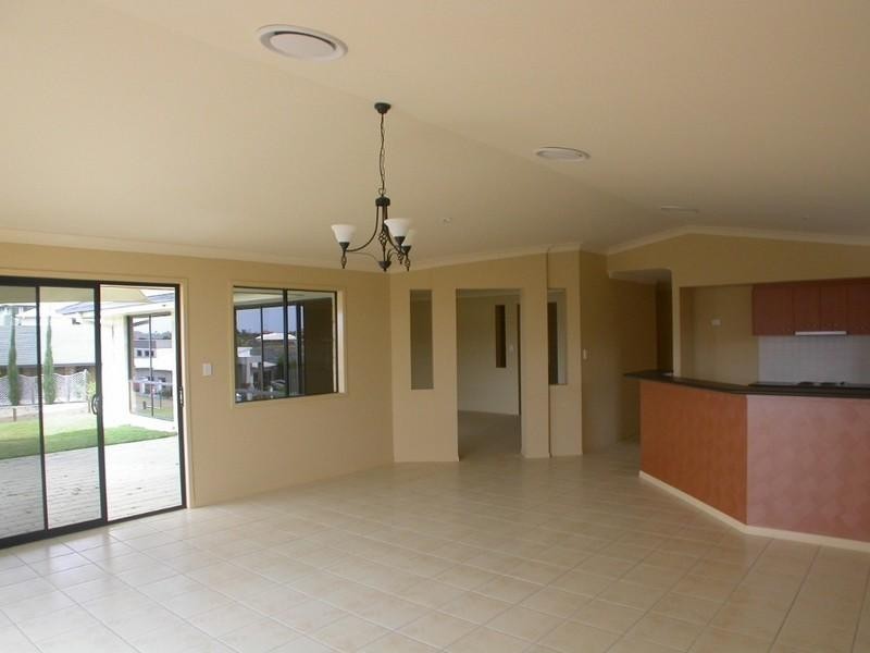 Pacific Pines QLD 4211