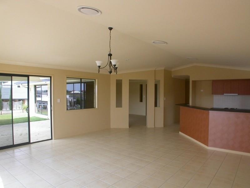 Pacific Pines QLD 4211