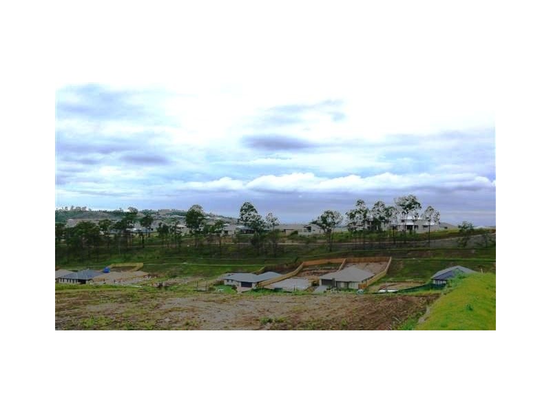 27 McAuley Parade, Pacific Pines QLD 4211