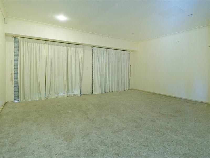 17 Western Way, Oxenford QLD 4210