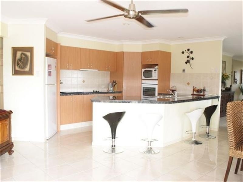 12 Cobbler Place, Pacific Pines QLD 4211