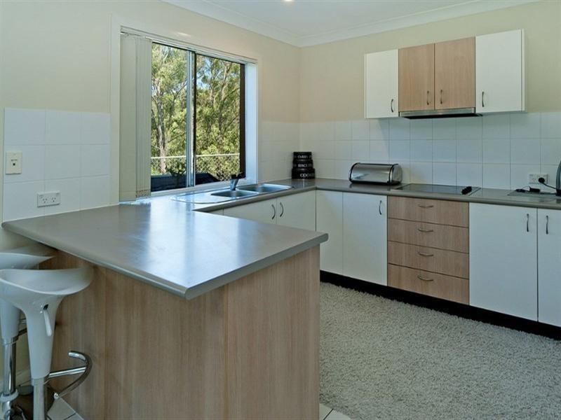 3 Ridgewood Close, Pacific Pines QLD 4211