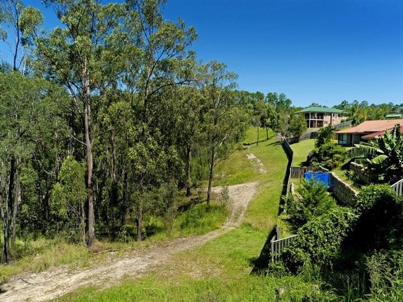 3 Ridgewood Close, Pacific Pines QLD 4211