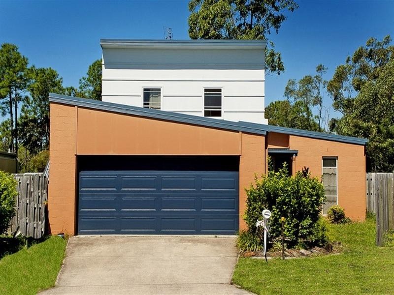 3 Ridgewood Close, Pacific Pines QLD 4211