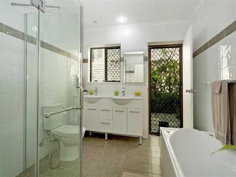 14 Woodford Road, Helensvale QLD 4212