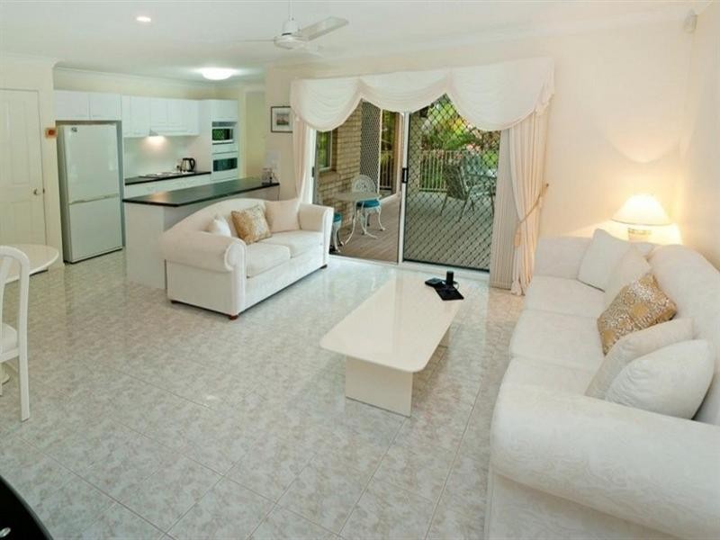 12 Malekula Rise, Pacific Pines QLD 4211