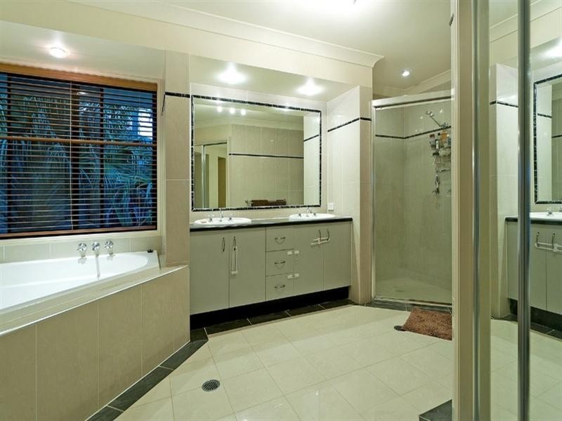 10 The Peninsula, Helensvale QLD 4212