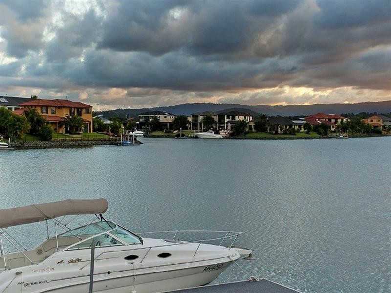 10 The Peninsula, Helensvale QLD 4212