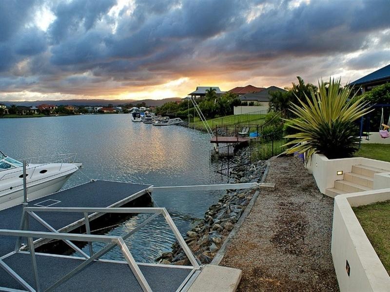 10 The Peninsula, Helensvale QLD 4212