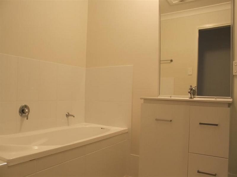 Pacific Pines QLD 4211