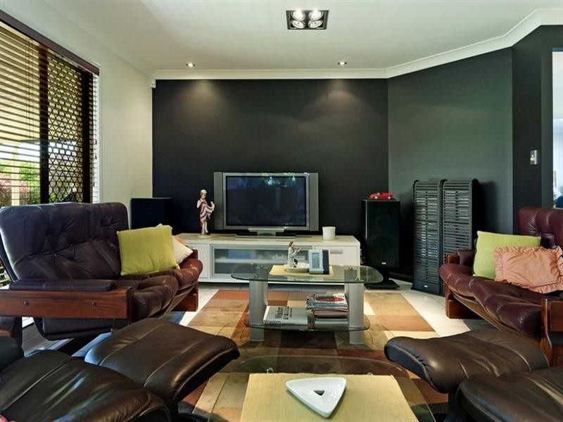 6 Palm Street, Pacific Pines QLD 4211